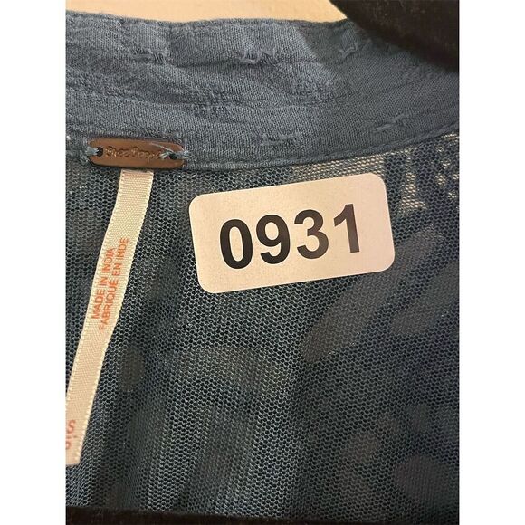 Free People Top Women's Blue Embroidered Peasant Tunic Size M Bohemian Coquette - Picture 3 of 7